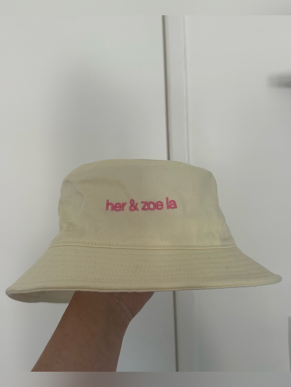 her & zoe la butter yellow Bucket Hat with Pink Embroidery